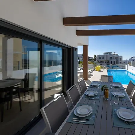 别墅 Silver Coast Villa-casa De Luxo Com Piscina E Vista Mar 劳林哈