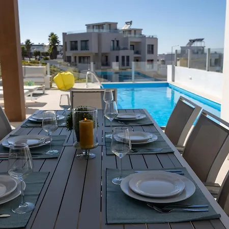 Silver Coast فيلة لورينها